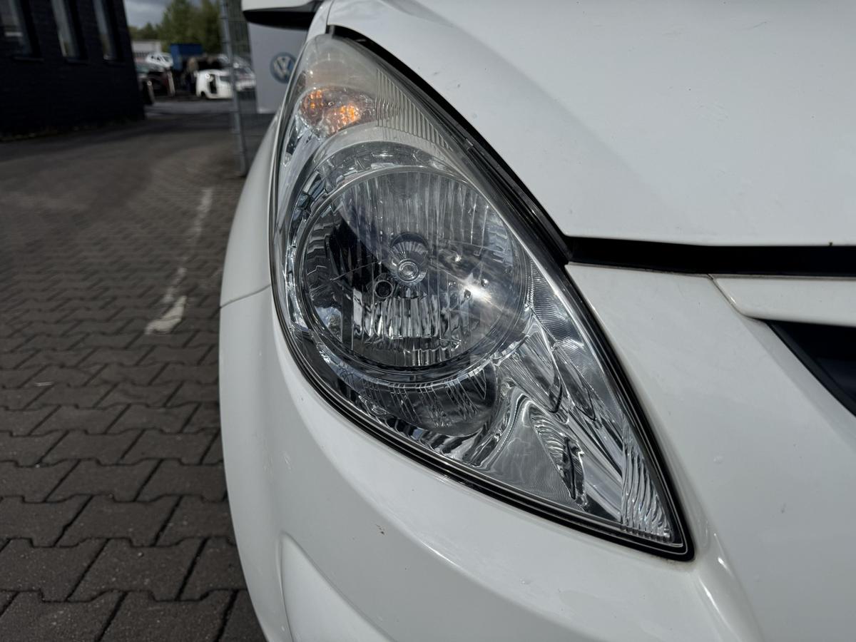 Hyundai I20 PB original Scheinwerfer vorn rechts Halogen Bj.2012